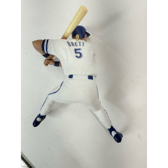 2 Hallmark Keepsake Ornaments Derek Jeter And George Brett At The Ballpark - Picture 11 of 12